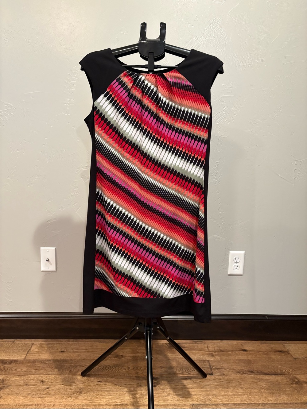 London Times Black Shift Dress with Red, Pink & White Diagonal Print